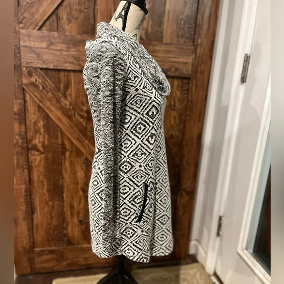 Anthropologie‎ cowl neck tunic gray and white Aztec print sweater 100% cotton XS - Picture 5 of 10